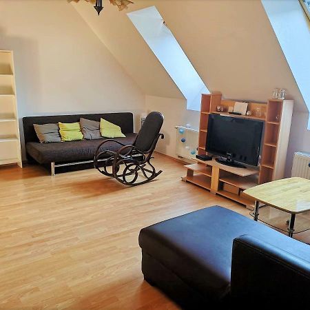 Centrum - A. Apartman Печ Экстерьер фото