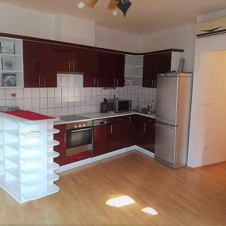 Centrum - A. Apartman Печ Экстерьер фото