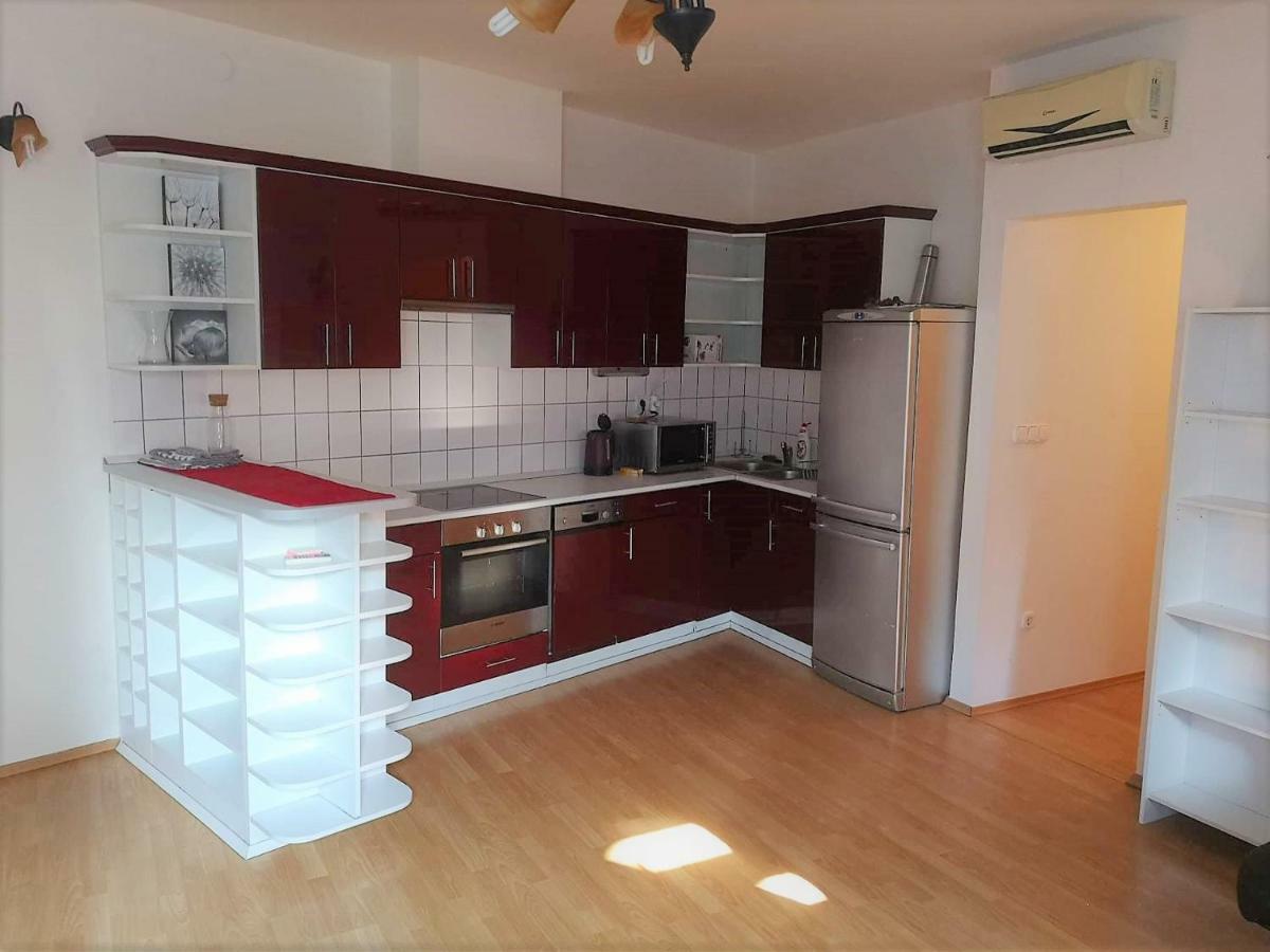 Centrum - A. Apartman Печ Экстерьер фото