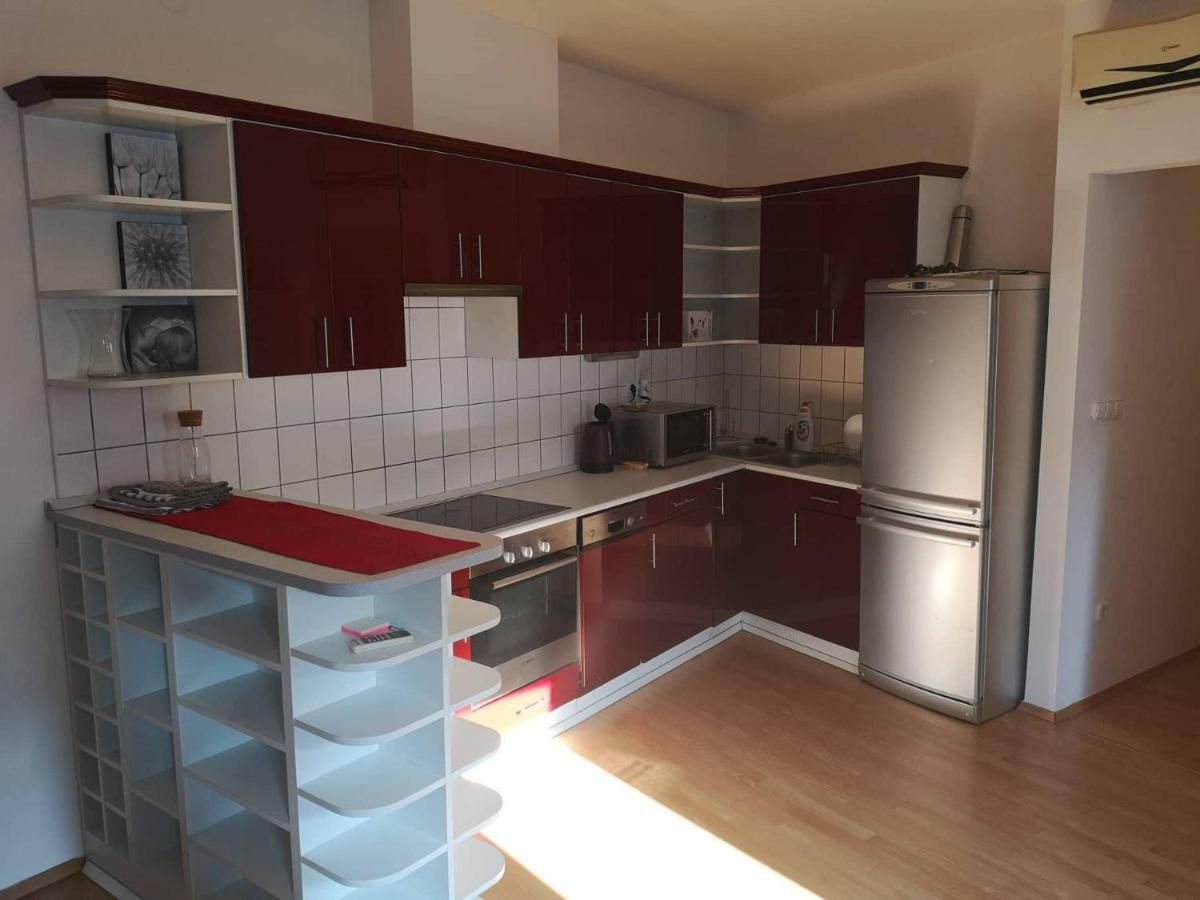 Centrum - A. Apartman Печ Экстерьер фото
